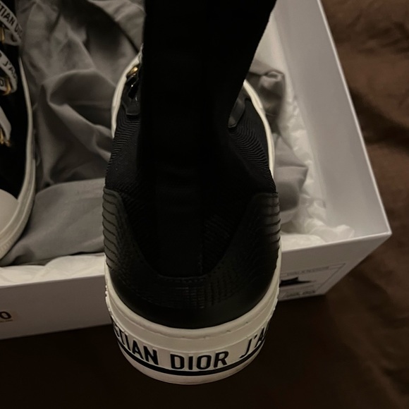 Dior chuck style sneaker still In good condition comes with box and dust bag - Picture 4 of 10